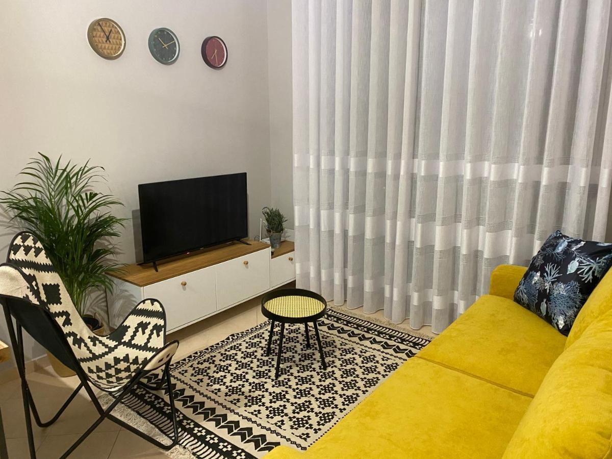 Cheerful 2-Bedroom Apartment In Golem Golem  Exterior photo