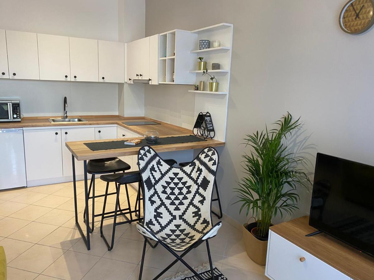Cheerful 2-Bedroom Apartment In Golem Golem  Exterior photo