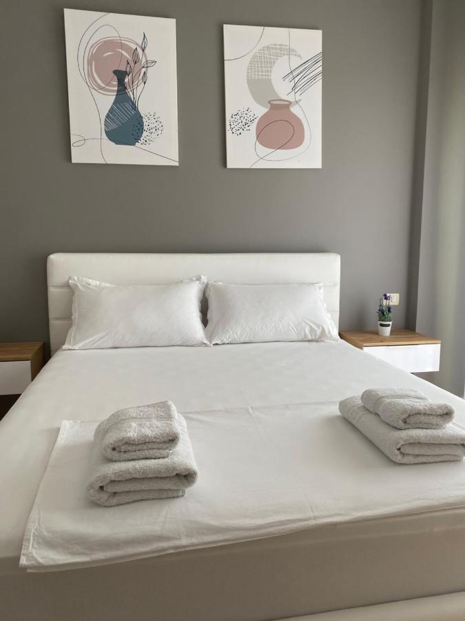 Cheerful 2-Bedroom Apartment In Golem Golem  Exterior photo