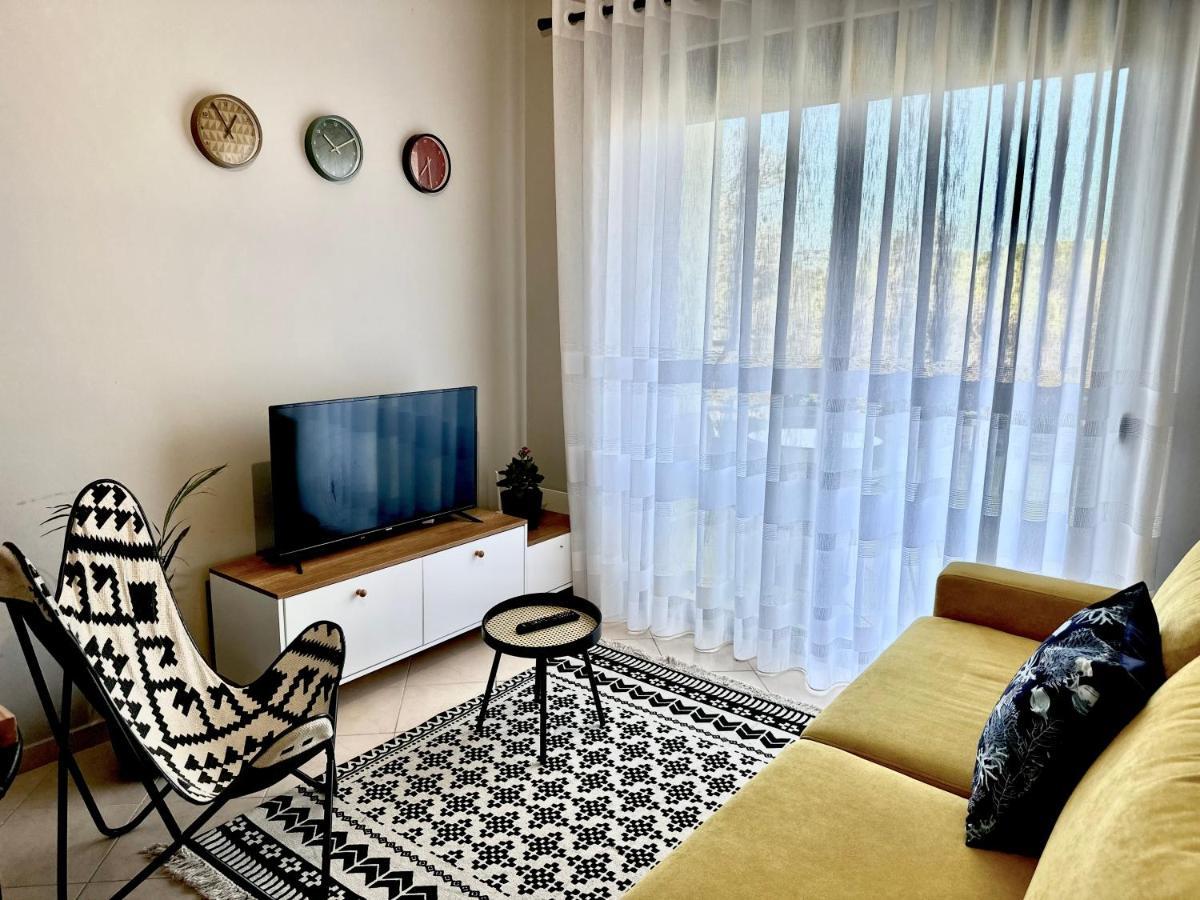 Cheerful 2-Bedroom Apartment In Golem Golem  Exterior photo